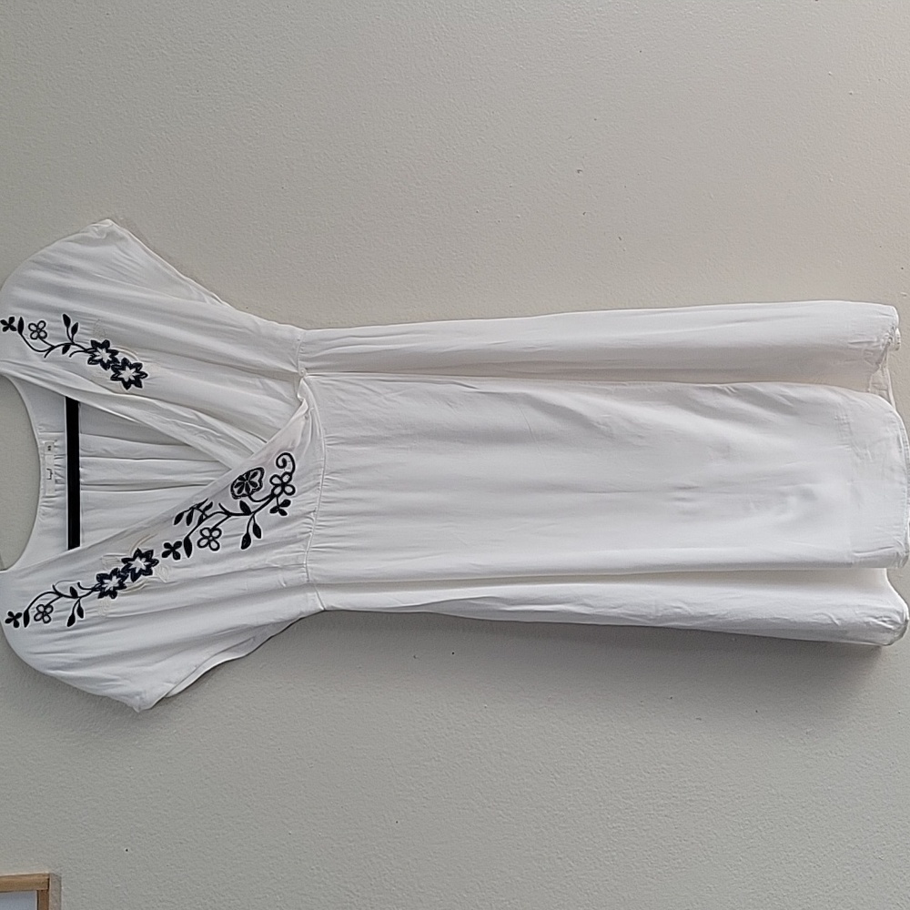Hazel White Chic Dress with Black and Blue  Floral Embroidery SIZE XS